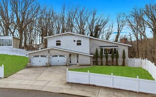 14 Sloane Ave, Staten Island, NY 10306