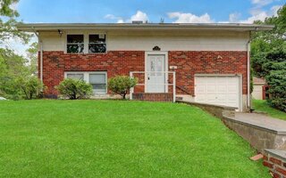14 Split Cedar Dr, Islandia, NY 11749