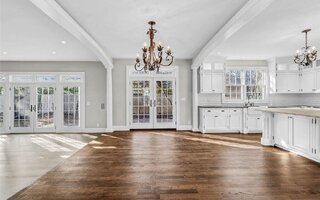 140 Melbury Rd, Babylon, NY 11702