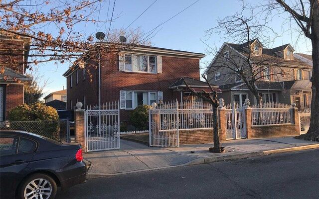 141-09 250th St, Rosedale, NY 11422