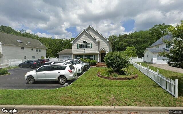 1415 Spur Dr S, Islip, NY 11751