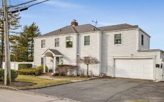 142 Combs Ave, Woodmere, NY 11598