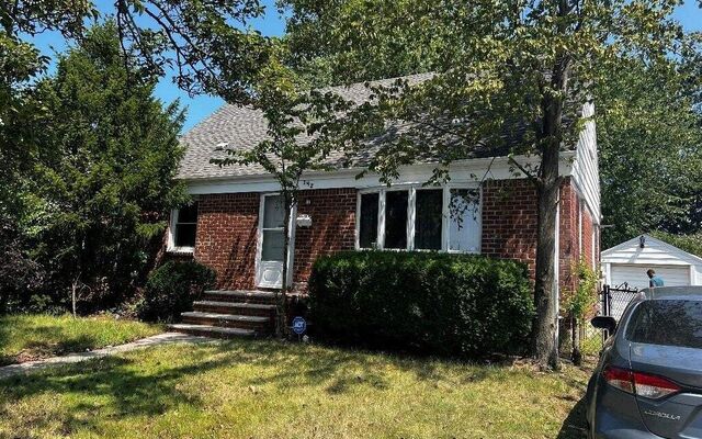 142 Dutch Broadway, Elmont, NY 11003 (Yard)