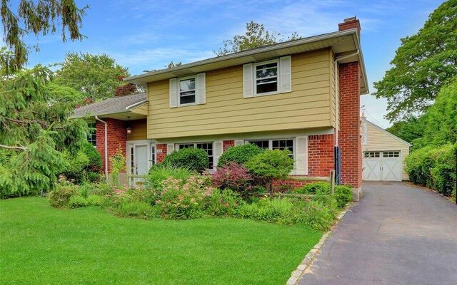 142 Marilynn St, East Islip, NY 11730 (Yard)