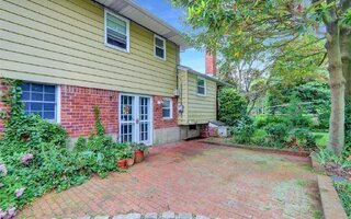 142 Marilynn St, East Islip, NY 11730