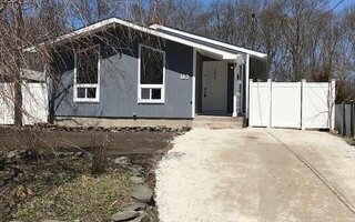 143 Meadowmere Ave, Mastic, NY 11950