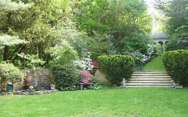 143 Skunks Misery Rd, Locust Valley, NY 11560
