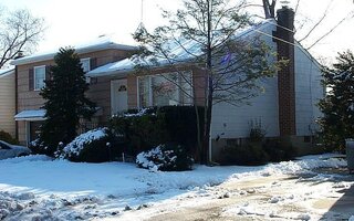 144 Jefferson Rd, Farmingdale, NY 11735