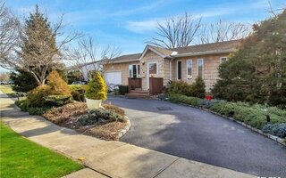 144 Myers Ave, Hicksville, NY 11801