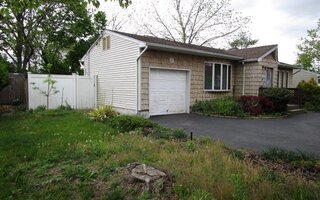 144 Myers Ave, Hicksville, NY 11801