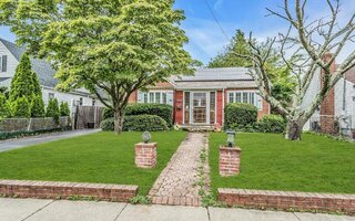 145 Bay Ave, Hicksville, NY 11801