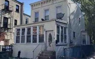 145 Chestnut St, Brooklyn, NY 11208