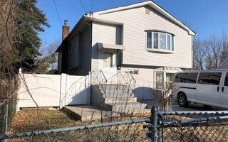 145 Nicolls Rd, Wheatley Heights, NY 11798