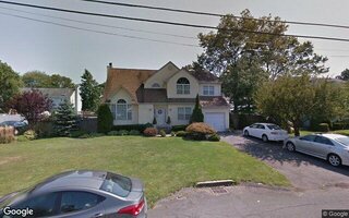 1453 7th St, West Babylon, NY 11704