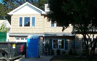 147 Fitzmaurice St, Massapequa Park, NY 11762