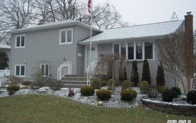 148 East Dr, Massapequa, NY 11758 (Yard)