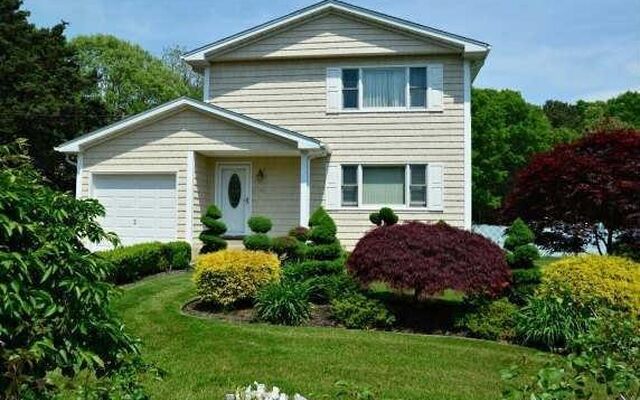 148 Grand Ave, Shirley, NY 11967