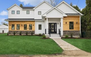148 S 5th St, Lindenhurst, NY 11757