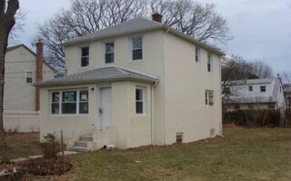 149 43rd St, Copiague, NY 11726