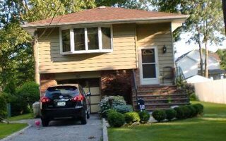 149 Summit Dr, Nesconset, NY 11767