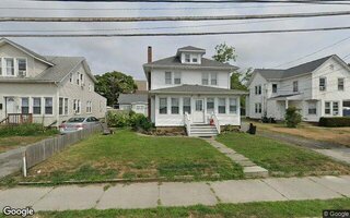 15 Academy St, Patchogue, NY 11772