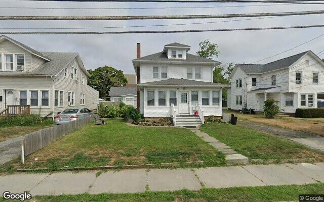 15 Academy St, Patchogue, NY 11772
