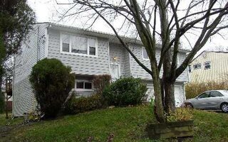 15 Bart Dr, Selden, NY 11784