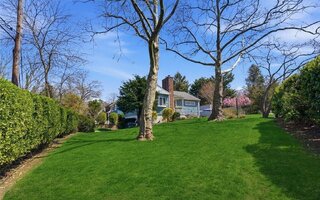 15 Bayard Ave, Bayville, NY 11709