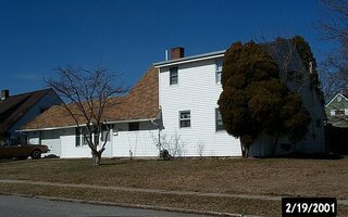 15 Chain Ln, Hicksville, NY 11801