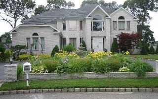15 Cobblestone Ln, Lake Grove, NY 11755
