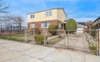 15 E Hudson St, Long Beach, NY 11561