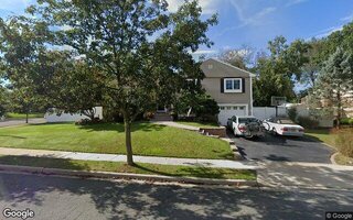 15 Eleanor Rd, Plainview, NY 11803