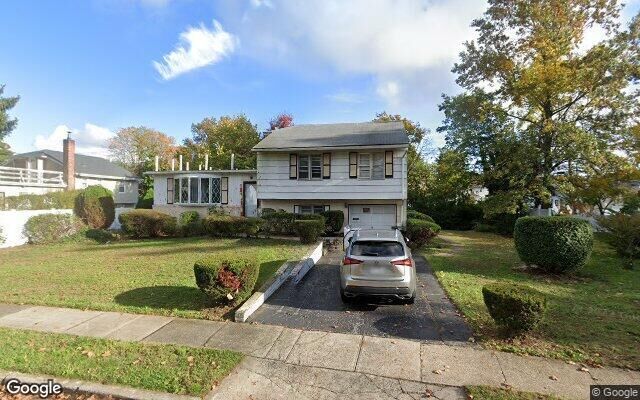 15 Frances Dr, Westbury, NY 11590