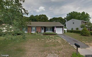 15 Gainsborough Rd, Holbrook, NY 11741