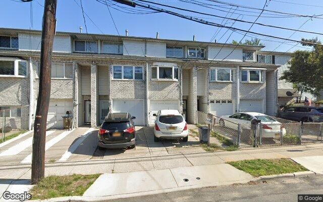 15 Grandview Ave, Staten Island, NY 10303