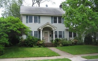 15 Lehigh Ct, Rockville Centre, NY 11570