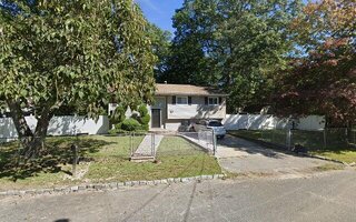 15 Lindsay Ave, Wyandanch, NY 11798