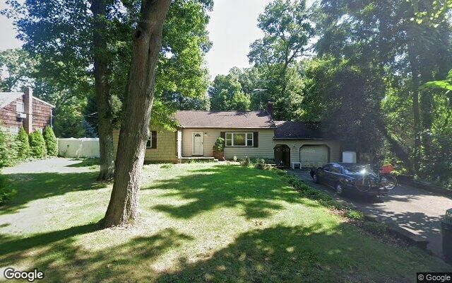 15 Pardam Knoll Rd, Miller Place, NY 11764