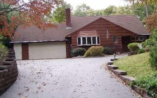 15 Pine Hill Dr, Dix Hills, NY 11746