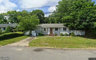 15 Rugby St, Brentwood, NY 11717