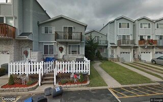 15 Sunset Ln, Staten Island, NY 10307