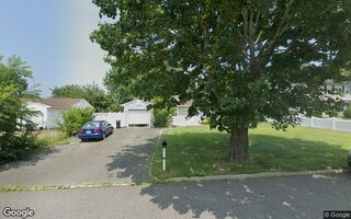 15 Thrasher Ave, Bellport, NY 11713