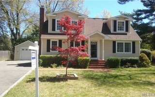 15 Willits Rd, Glen Cove, NY 11542