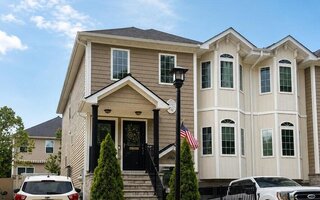 15 Wiltshire Ln, Staten Island, NY 10309