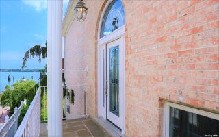 150-129 Powells Cove Blvd, Whitestone, NY 11357