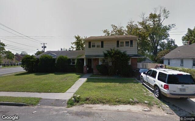 150 Garden St, Copiague, NY 11726