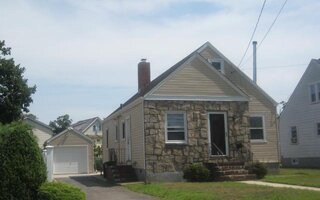 150 Pennsylvania Ave, Roosevelt, NY 11575