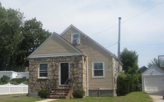 150 Pennsylvania Ave, Roosevelt, NY 11575