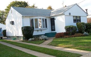 151 Boylston St, Hempstead, NY 11550