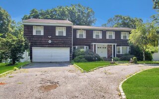 151 Harned Rd, Commack, NY 11725